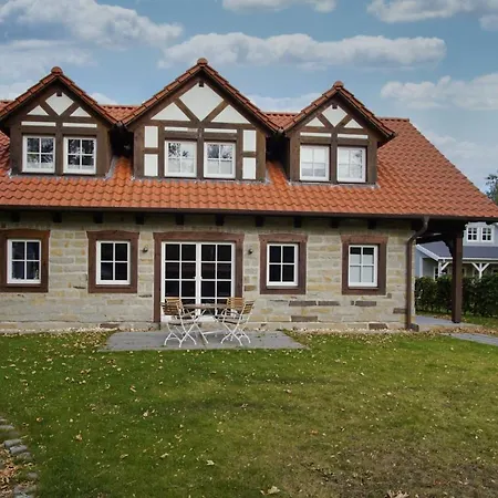 Moderne Mit Kamin, Sauna, Terrasse - Stenhuus 01 Apartament Wiek auf Rügen